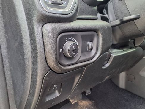 New 2026 RAM 1500 Express AWD/4WD image 12
