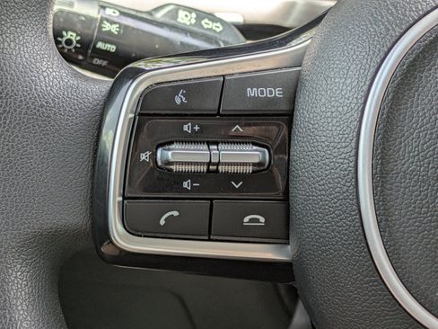 Certified 2022 Kia Sorento LX FWD image 18
