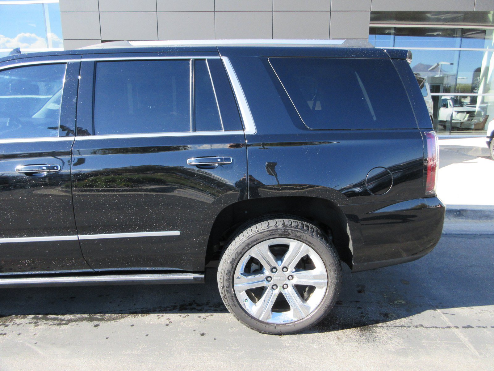 Used 2016 GMC Yukon Denali w/ Open Road Package AWD/4WD image 5