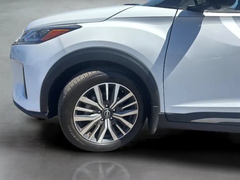 Used 2024 Nissan Kicks SR FWD image 23