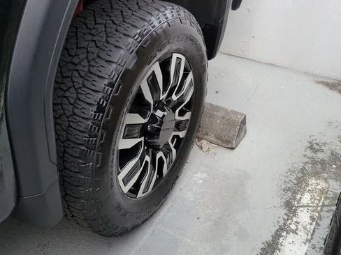 Used 2025 GMC Sierra 2500 Denali Ultimate image 6