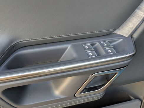 Used 2022 Rivian R1T Launch Edition image 10