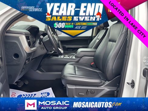 Used 2024 Ford Expedition XLT image 24
