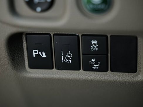 Used 2016 Honda Pilot Touring image 19