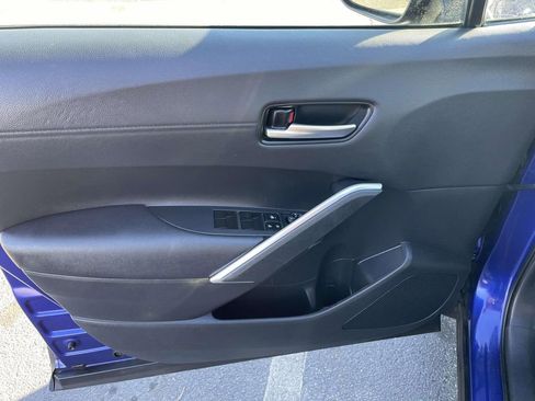 Used 2023 Toyota Corolla Cross XLE w/ Convenience Package image 27