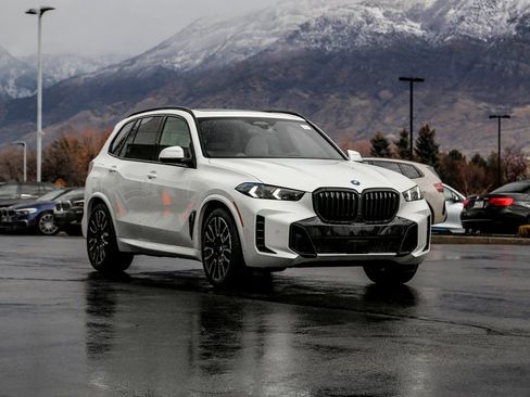 New 2026 BMW X5 xDrive50e w/ M Sport Package AWD/4WD image 7