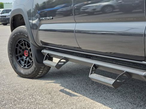 Used 2023 Toyota Tacoma TRD Pro AWD/4WD image 12