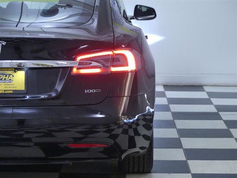 Used 2018 Tesla Model S 100D image 27