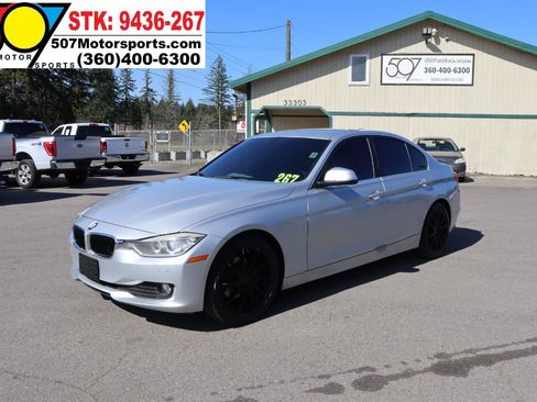Used 2015 BMW 320i Sedan RWD image 2