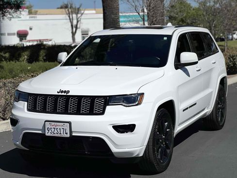 Used 2021 Jeep Grand Cherokee Laredo X image 21