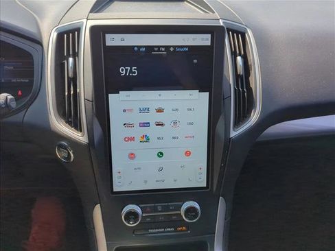 Used 2024 Ford Edge SEL image 11