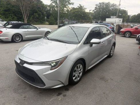 Used 2021 Toyota Corolla LE FWD image 2