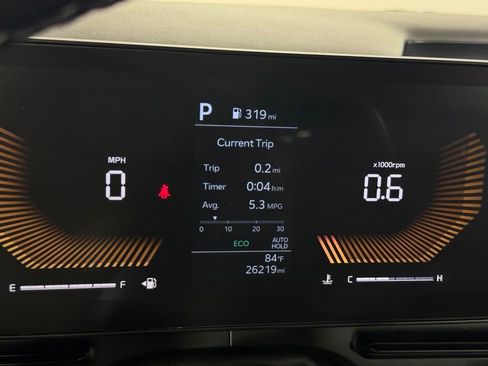 Used 2025 Kia Carnival image 16