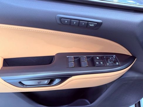 Used 2025 Lexus NX 250 FWD w/ Premium Package image 18