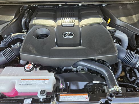 Used 2024 Lexus GX 550 w/ Accessory Package (Z1) AWD/4WD image 33