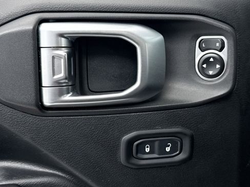 Used 2020 Jeep Gladiator Sport w/ Quick Order Package 24S image 31