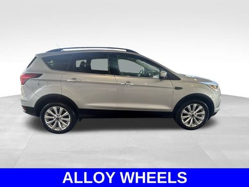 Used 2019 Ford Escape SEL image 3