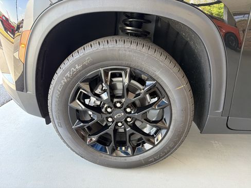 New 2026 Chevrolet Traverse LT image 11