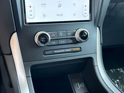 Used 2024 Ford Edge SE image 28