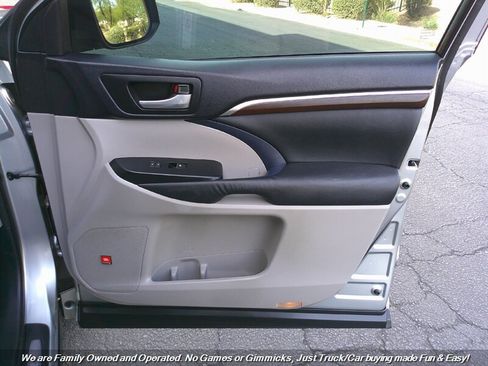 Used 2015 Toyota Highlander Limited image 34