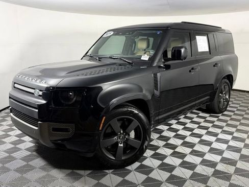 Used 2025 Land Rover Defender 130 X-Dynamic SE AWD/4WD image 1
