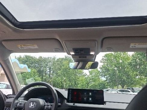 Used 2023 Honda Accord Touring image 18