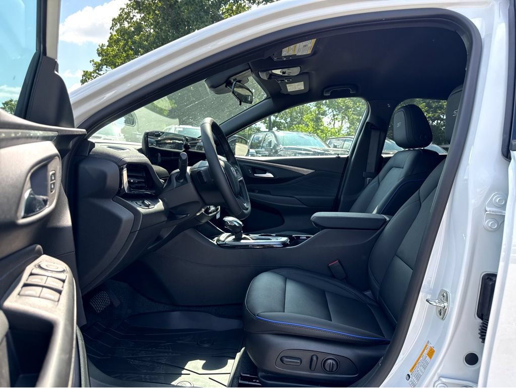 New 2026 Buick Envista Sport Touring w/ Convenience I Package FWD image 8