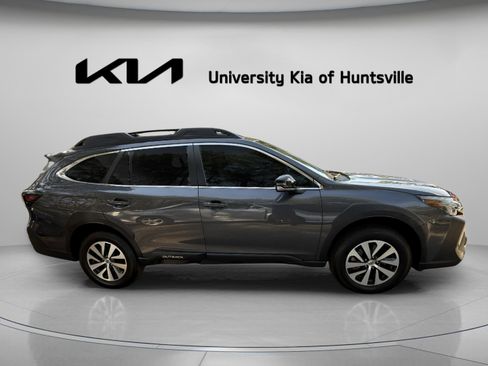 Used 2024 Subaru Outback Premium image 8