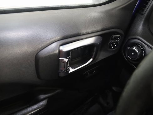 Used 2018 Jeep Wrangler Unlimited Sport S image 27