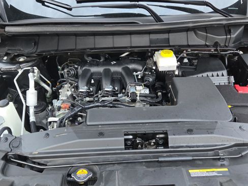 Used 2024 Nissan Pathfinder SV image 28