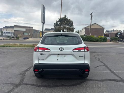Used 2023 Toyota Corolla Cross AWD Hybrid image 6