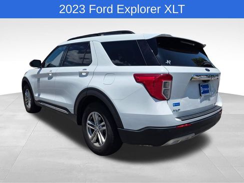 Used 2023 Ford Explorer XLT w/ Equipment Group 202A RWD image 6