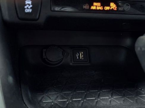 Used 2024 Toyota RAV4 XLE AWD/4WD image 36