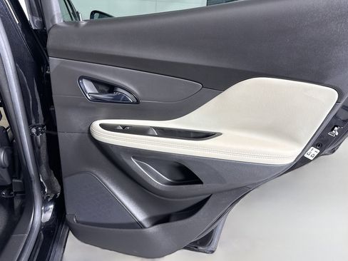 Used 2021 Buick Encore Preferred image 28