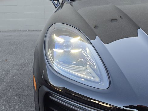 New 2026 Porsche Macan image 11