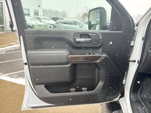 Used 2023 GMC Sierra 3500 SLT image 23