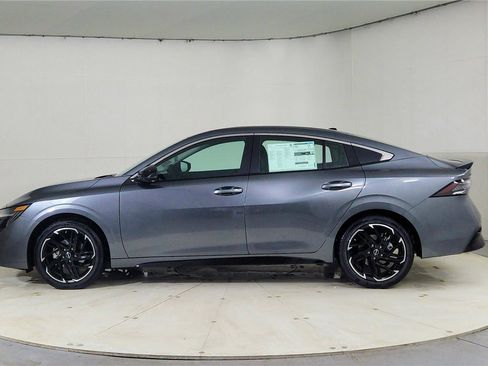 New 2026 Nissan Sentra SR w/ SR Premium Package image 4