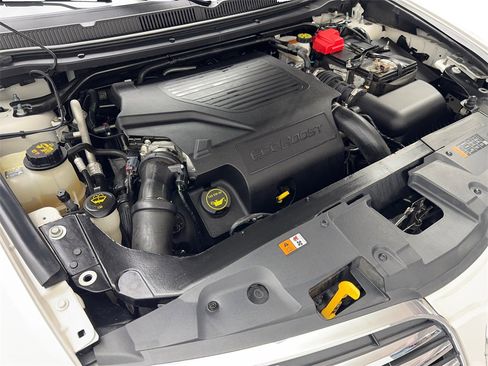 Used 2019 Lincoln MKT AWD image 79