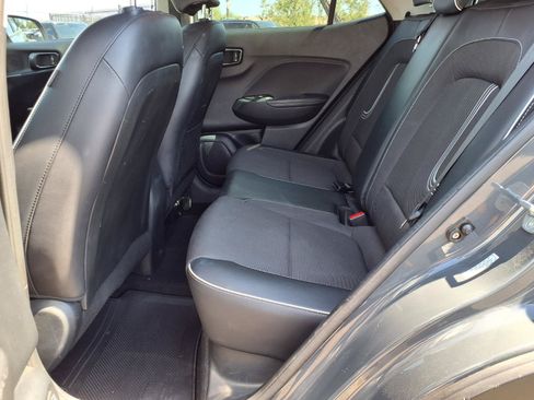 Certified 2023 Hyundai Venue Limited w/ Cargo Package FWD image 17