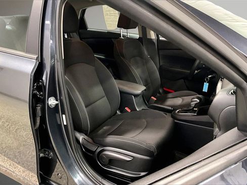 Used 2021 Kia Forte LXS image 29