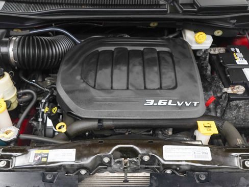 Used 2015 Dodge Grand Caravan SXT FWD image 32