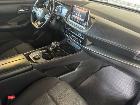 Certified 2025 Nissan Rogue SV AWD/4WD image 18