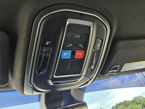 Used 2025 Jeep Grand Cherokee Limited RWD image 31