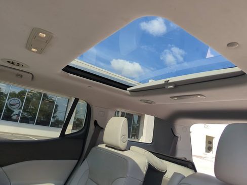 Used 2019 GMC Acadia SLT w/ LPO, Floor Liner Package FWD image 24
