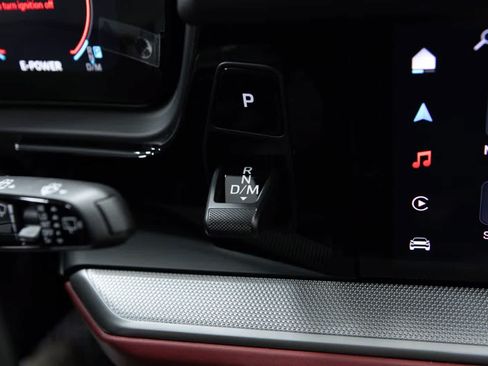 Certified 2025 Porsche Cayenne E-Hybrid AWD/4WD image 33