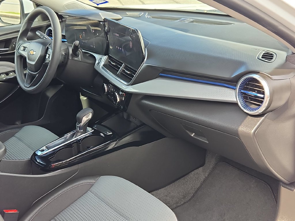 Used 2026 Chevrolet Trax LT FWD image 33