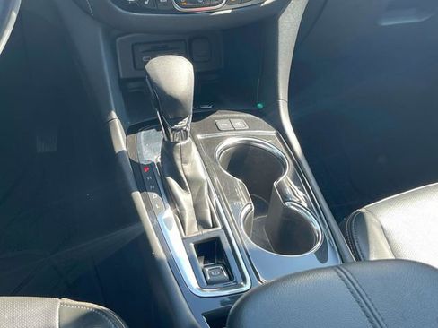 Used 2022 Chevrolet Equinox Premier FWD image 20