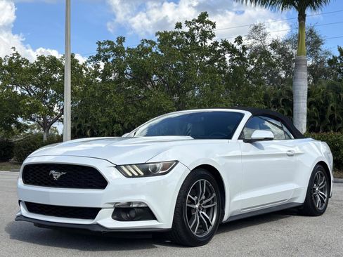Used 2016 Ford Mustang Premium image 10
