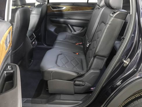 Used 2025 Volkswagen Atlas SE w/ Black Wheel Package image 34