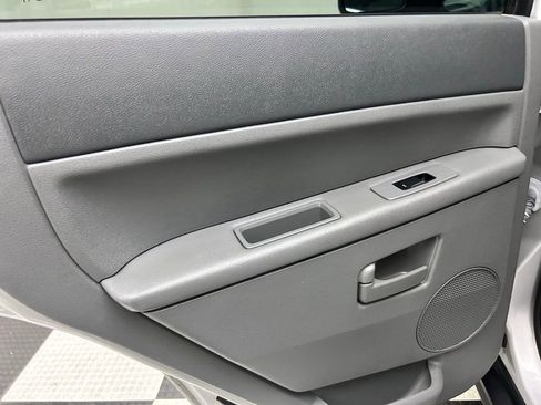 Used 2007 Jeep Grand Cherokee Laredo image 13